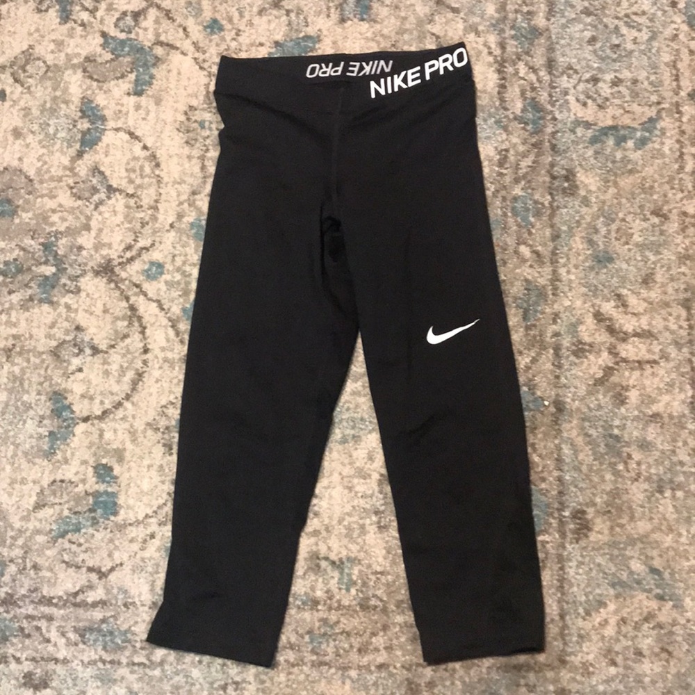 nike pro capri